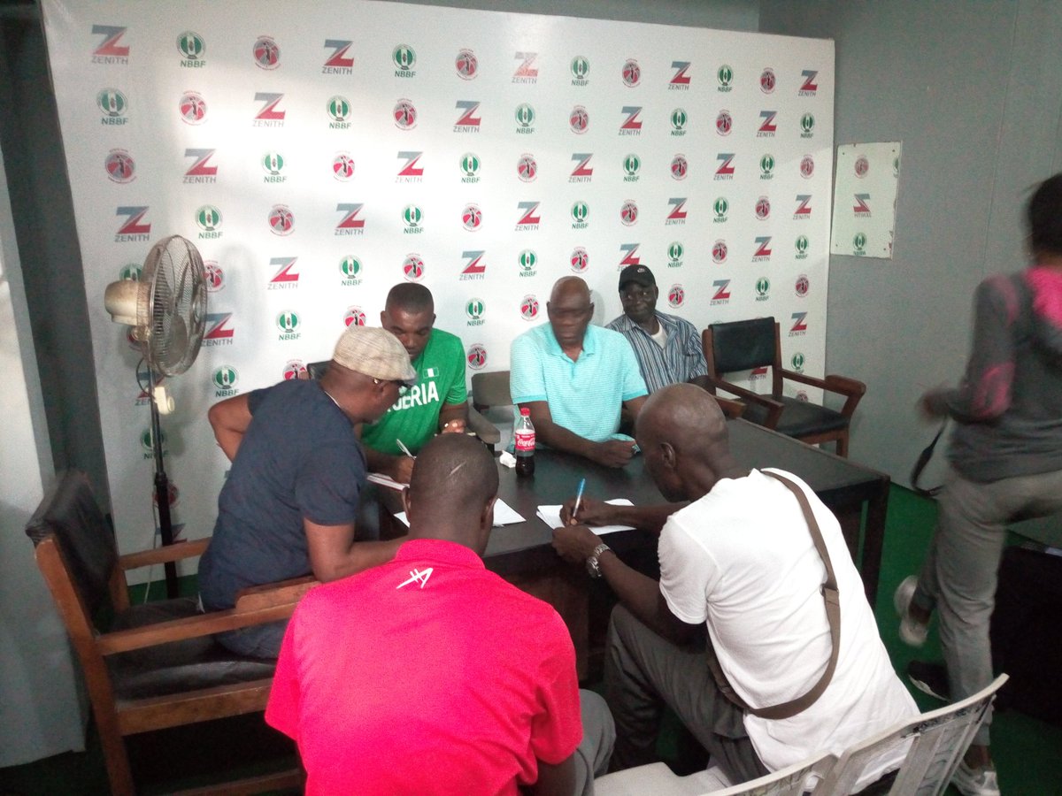 Technical meeting ongoing at the National Stadium Surulere ahead of NBBF President Cup Final 8 tipping off tomorrow. 
Group A: @RiversHoopers, @DefendersBballl
,Benue Braves & Niger Potters.
Group B: @KwaraFalcons, Raptors, Islanders& Nig. Army

#NBBFPresidentCup #FinalEight