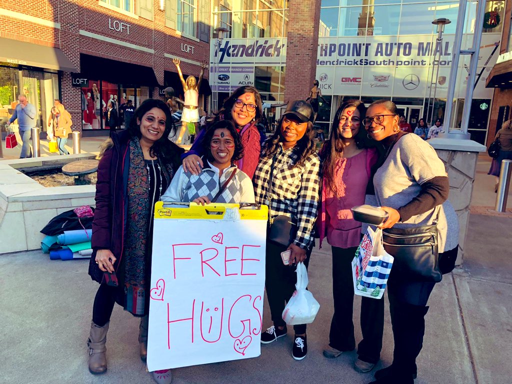 DarshakHathi's tweet photo. Service is your nature. Break your barriers to be dynamic for yourself &amp; society. 35 youth leaders in Raleigh DSN program of @ArtofLiving. One more milestone in USA. https://t.co/nxcxlVtEmH