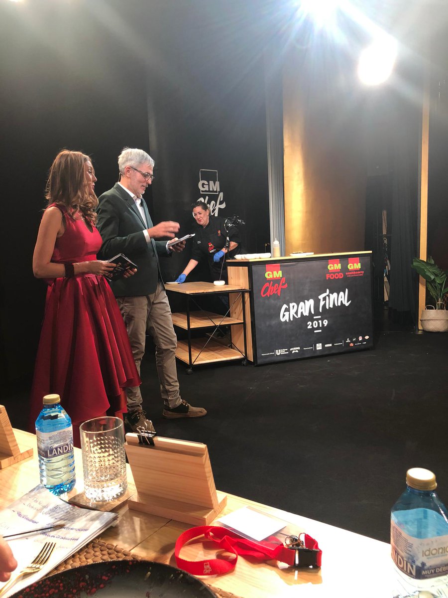 erlantz_gorosti's tweet photo. Estamos en el ecuador de la final de #GMchef2019 y el nivel de todos los finalistas está siendo espectacularmente alto. Felicidades a @gmfoodiberica por esta gran final.

#alimentatutalento #consurso #gastronómico https://t.co/i3zl699ISy