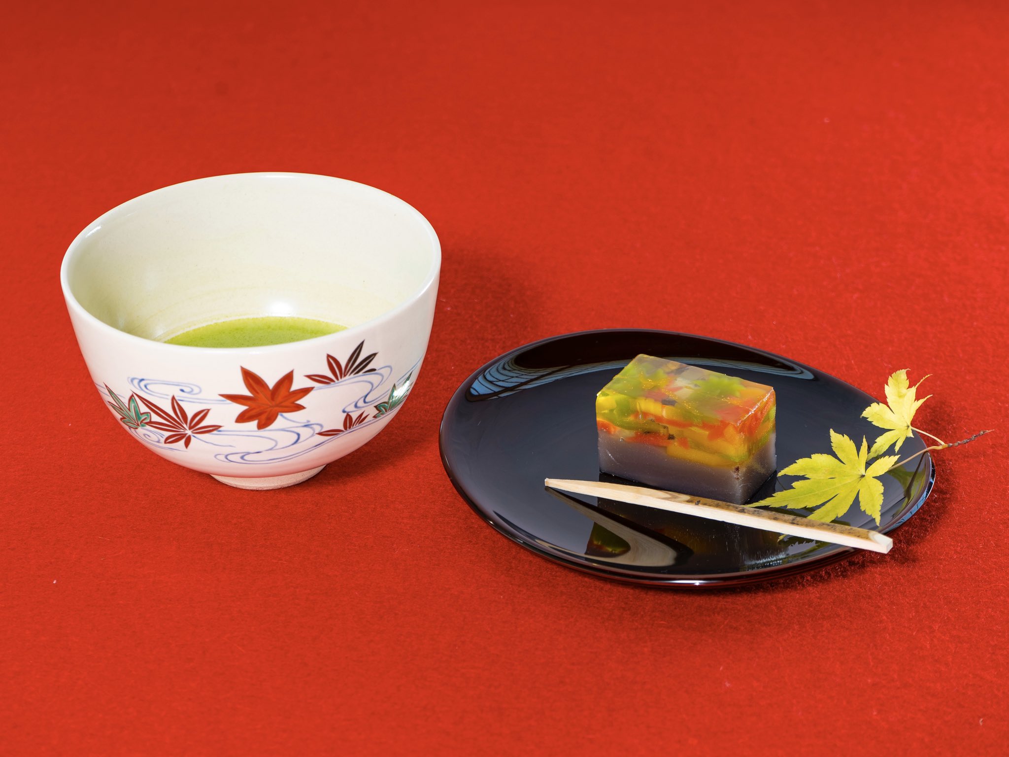 Moa美術館 エムオーエービジュツカン お知らせします お得なお抹茶と入館券 紅葉を眺めながら 茶室一白庵で仁清写しのお茶碗と和菓子 そしてお得にご入館いただけるセット割引券をぜひお求めください 詳しくは T Co Cfy7wgkjba 仁清展 お