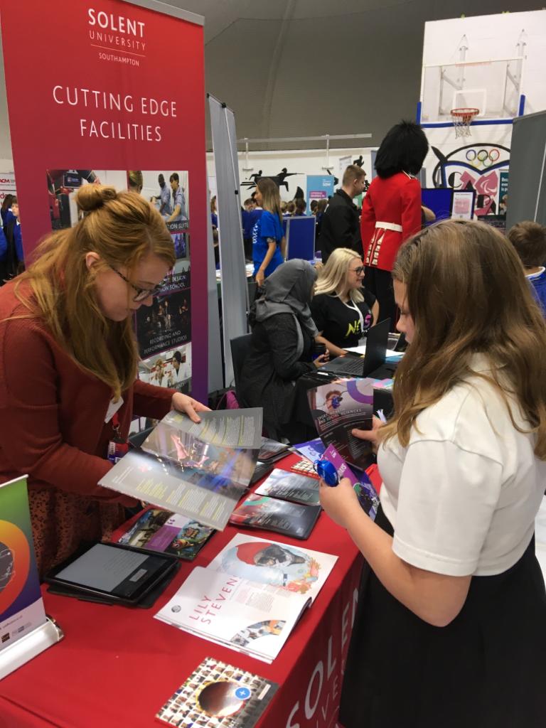 Fantastic #Careers event today <a href="/CollingwoodCamb/">Collingwood College</a>. Come along tonight to the workshops from #oxbridge and other Higher Education providers