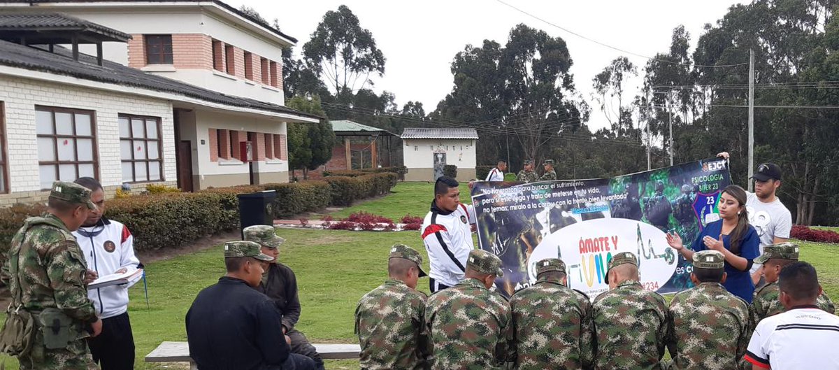 Ejercito_Disan's tweet photo. En el marco de la estrategia #YoTengoElControl #HéroesBicentenarios del #Biter23 fortalecen sus habilidades de afrontamiento de situaciones de difícil manejo, refuerzan el sentido de pertenencia con la Institución y el buen trato entre compañeros. Somos #HéroesAsistiendoHéroes https://t.co/TgMIdXlvwm