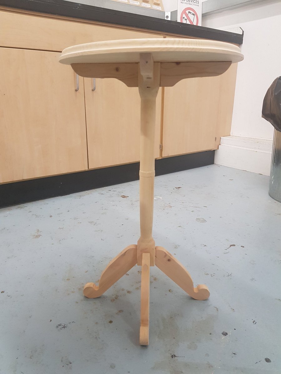 StColumbasTech's tweet image. Steven's PWW extension project- Intermediate 2 Wine Table. Taking home to apply high quality finish! Excellent work, now for the final assignment 💪. #PWW #table @_stcolumba