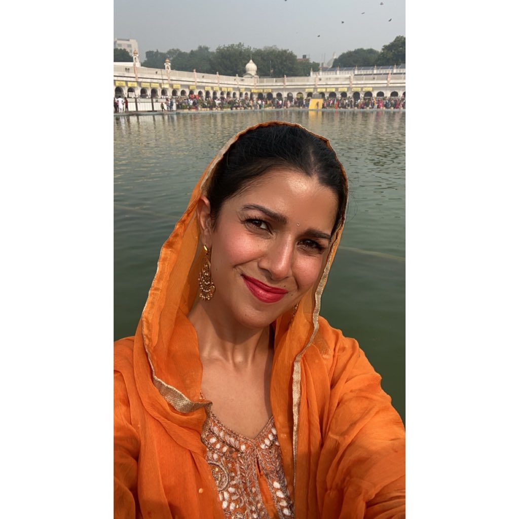 NimratOfficial's tweet photo. Blessed 🧡✨ #550thPrakashPurab #HappyGurpurab #GuruNanak550 https://t.co/BqVAKjXMwh