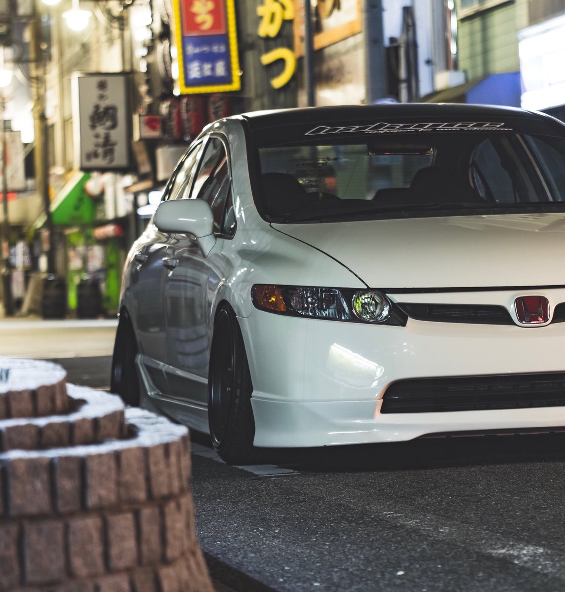 Streetcar_honda's tweet photo. #honda #civic #fd2 #fd2r #fa5  #typer #carbon  #k20a #vtec #jdm #jdmjapan #jdmgram #kseries #kseriesonly #stance #klutchwheels #klutching #klutch #slc2 #brembo #balance #clean #meganracing #superstreet #stabn #championshipwhite #hondanation #japan 
•
•
•
Cr. 🚘 : @neff2170 https://t.co/2PjbYKk3pC