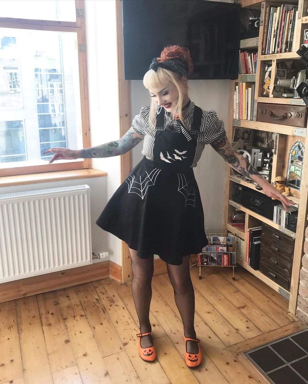 Muffet dress top