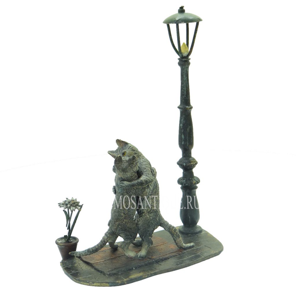 Mosantique's tweet image. Свидание у фонаря | "Date by the lantern" by  ... 
mosantique.ru/kupit/venskaya…
#Статуэтки_кошек #Фабрика_Бергмана