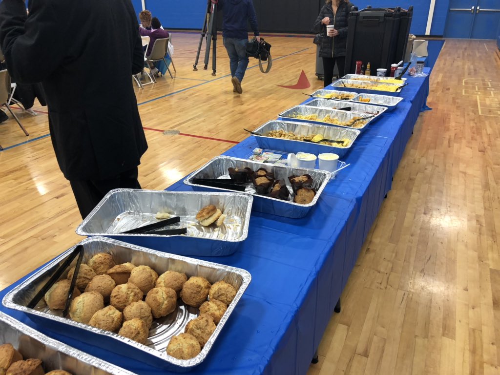 WLKYAlex's tweet photo. About 100 people are at @BGCKentuckiana #breakfastbash2019! The fundraising goal is $60k! https://t.co/cjDC0Zvb3V