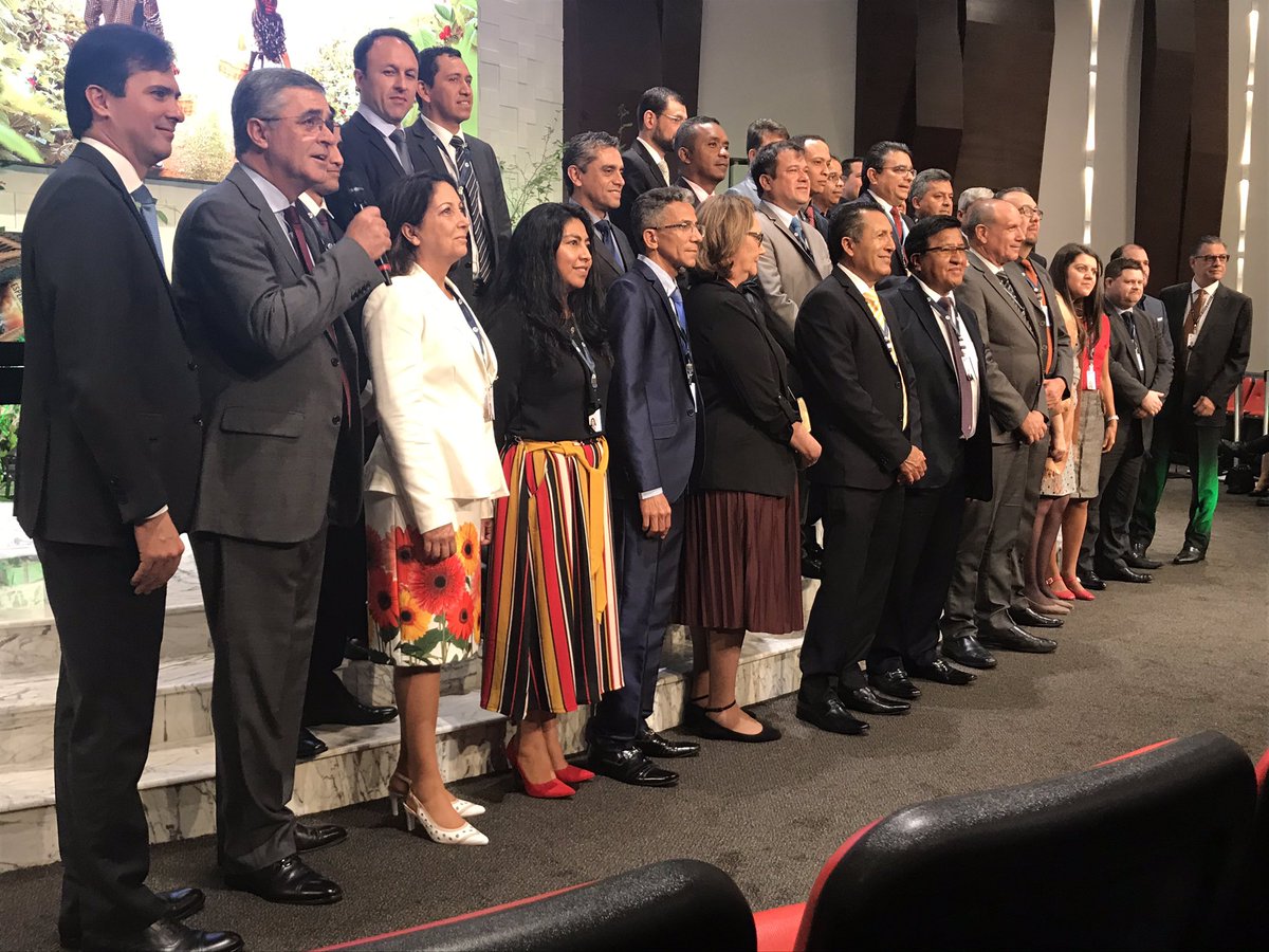 djbtrim's tweet photo. A nice moment on last morning of @iasd Yearend Meetings: Pastor @ErtonKohler, division president, thanks the Executive Committee’s frontline workers &amp; lay members; then laughs with a laywoman chosen by that group as their spokesperson to respond to him &amp; the other 2 SAD officers. https://t.co/nWiqpzOYp6