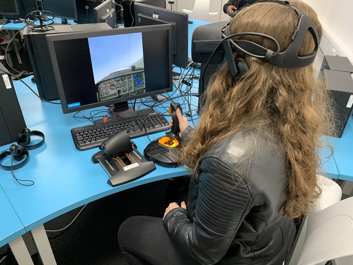 BcuSee's tweet photo. This morning our 2nd Year Events students are at Solihull College experiencing the world of VR in technology #teamseem #experience #technology https://t.co/HTFmUuIgX2