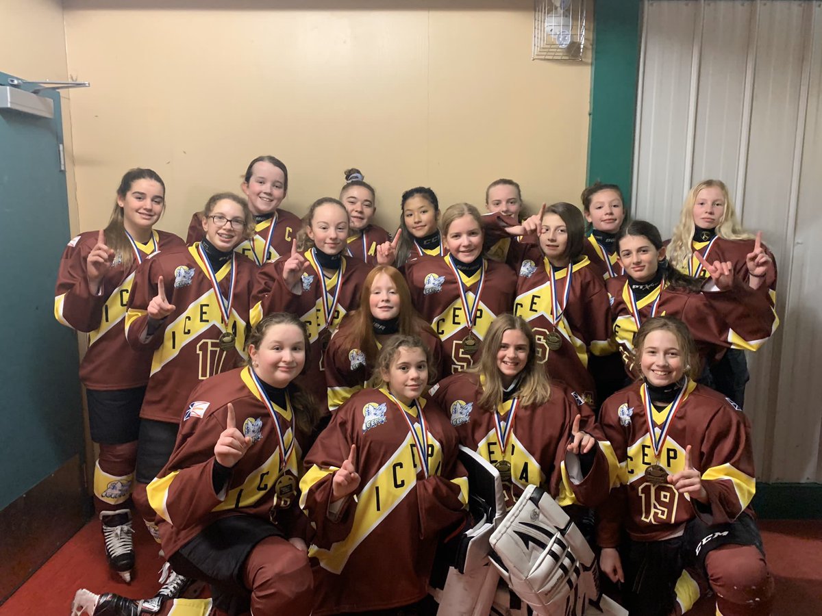 AAAFemaleBantam's tweet photo. Congratulations on Gold in the Kickoff Tournament !! Central Peewee Female AAA Icepak!! #gopak https://t.co/mLFs6JnXbW