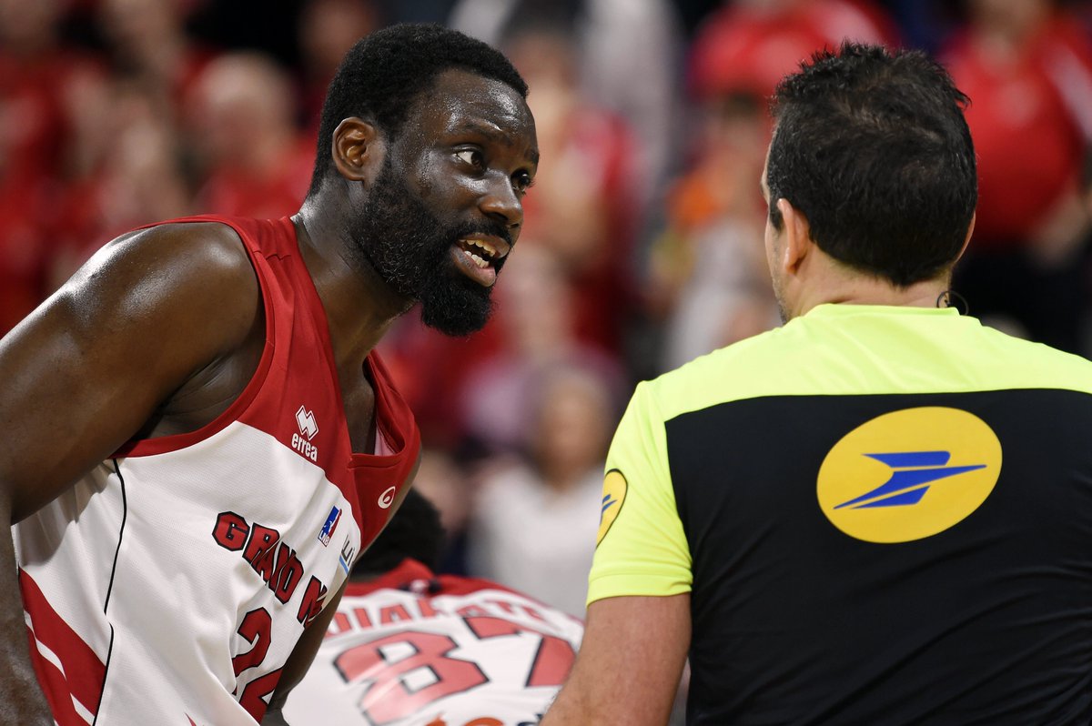 Fatigué le <a href="/SLUCbasketNancy/">SLUC Nancy Basket</a> ?
francebleu.fr/emissions/le-r…