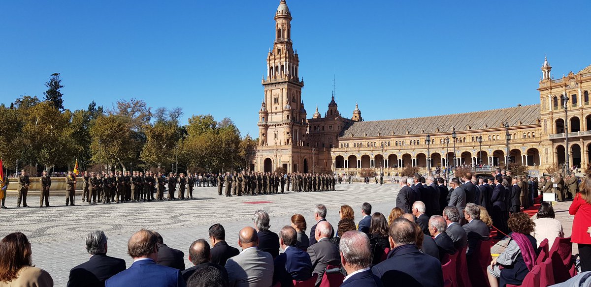 RicardoS2019's tweet photo. Un honor asistir a la despedida como jefe de la Fuerza Terrestre @FUTER_ET de Juan Gómez de Salazar #GEFUTER . Responsabilidad, nobleza, honradez y compromiso al servicio de #Sevilla y #España
Una inmensa suerte conocerte. Formas parte indisoluble de la ciudad
@EjercitoTierra https://t.co/8lBDdJaoUG
