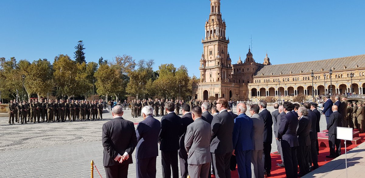RicardoS2019's tweet photo. Un honor asistir a la despedida como jefe de la Fuerza Terrestre @FUTER_ET de Juan Gómez de Salazar #GEFUTER . Responsabilidad, nobleza, honradez y compromiso al servicio de #Sevilla y #España
Una inmensa suerte conocerte. Formas parte indisoluble de la ciudad
@EjercitoTierra https://t.co/8lBDdJaoUG