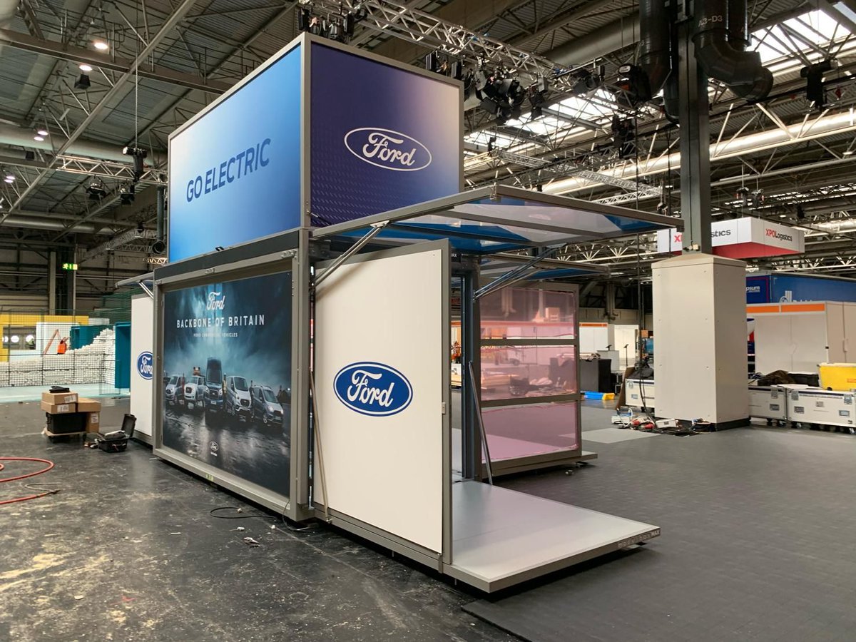 2 photos from projects that bookended our summer season.
Little did we know at the time, but the graphic in the background of the 1st image, we would end up applying to the back of the #modulbox shown in the 2nd image. Same venue 6 months later! buff.ly/2QdOOSa #events