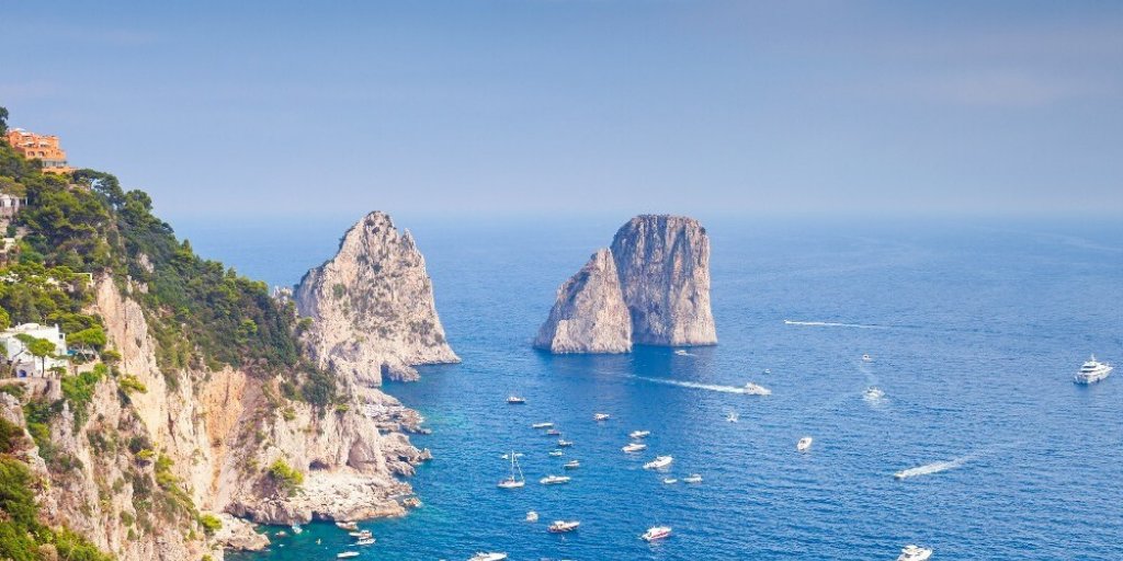 SAYIT_Travel's tweet photo. Our Destination Of The Day is the fantastic Italy. From delicious cuisine to picturesque coastlines, to vibrant cities and breath taking countryside, Italy is the perfect 2020 holiday destination. Italy awaits 👉 https://t.co/zNeCagDxP7 https://t.co/ChOGPn6Y2l