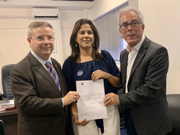 A segunda-feira foi corrida. Mas n&atilde;o deixo de passar aqui para dar not&iacute;cias. Encontro com lideran&ccedil;as<a href="/tag/otrabalhoporminascontinua"class="tags"><span>#otrabalhoporminascontinua</span></a>