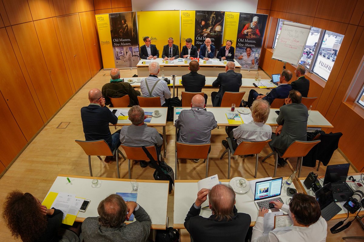 WifoeDresden's tweet photo. Press Talk at #SEMICONeuropa / #productronica 2019: #Dresden presents #IoT key technologies with #NaMLab @tudresden_de, @smartsystemshub, #Senorics. @SEMIEurope #DDExzellenz #FullHouse https://t.co/HhNozXwQQh