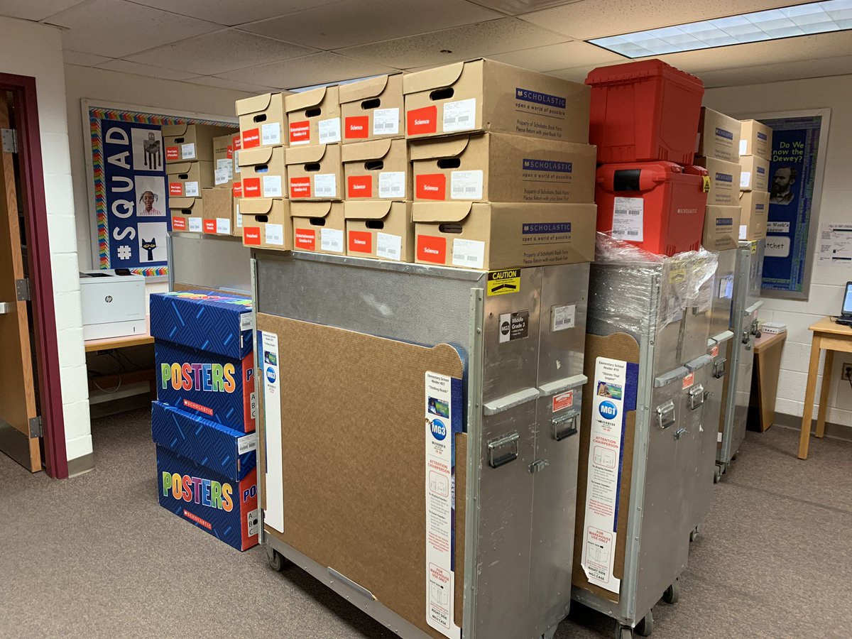 MrsReynoldsRV's tweet photo. Early morning delivery 😁....... #reading #scholasticbookfair #bookfair #arcticadventure #readingissnowmuchfun #snowmuchtoreadsnowlittletime https://t.co/xC9ewbELj4