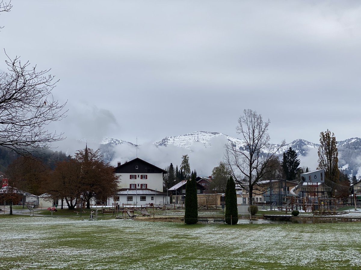 Grüße aus dem Allgäu!
Der Winter ❄️ nähert sich...
#schnee #winter #allgäu #hochgrat #kurpark #dreiländereck