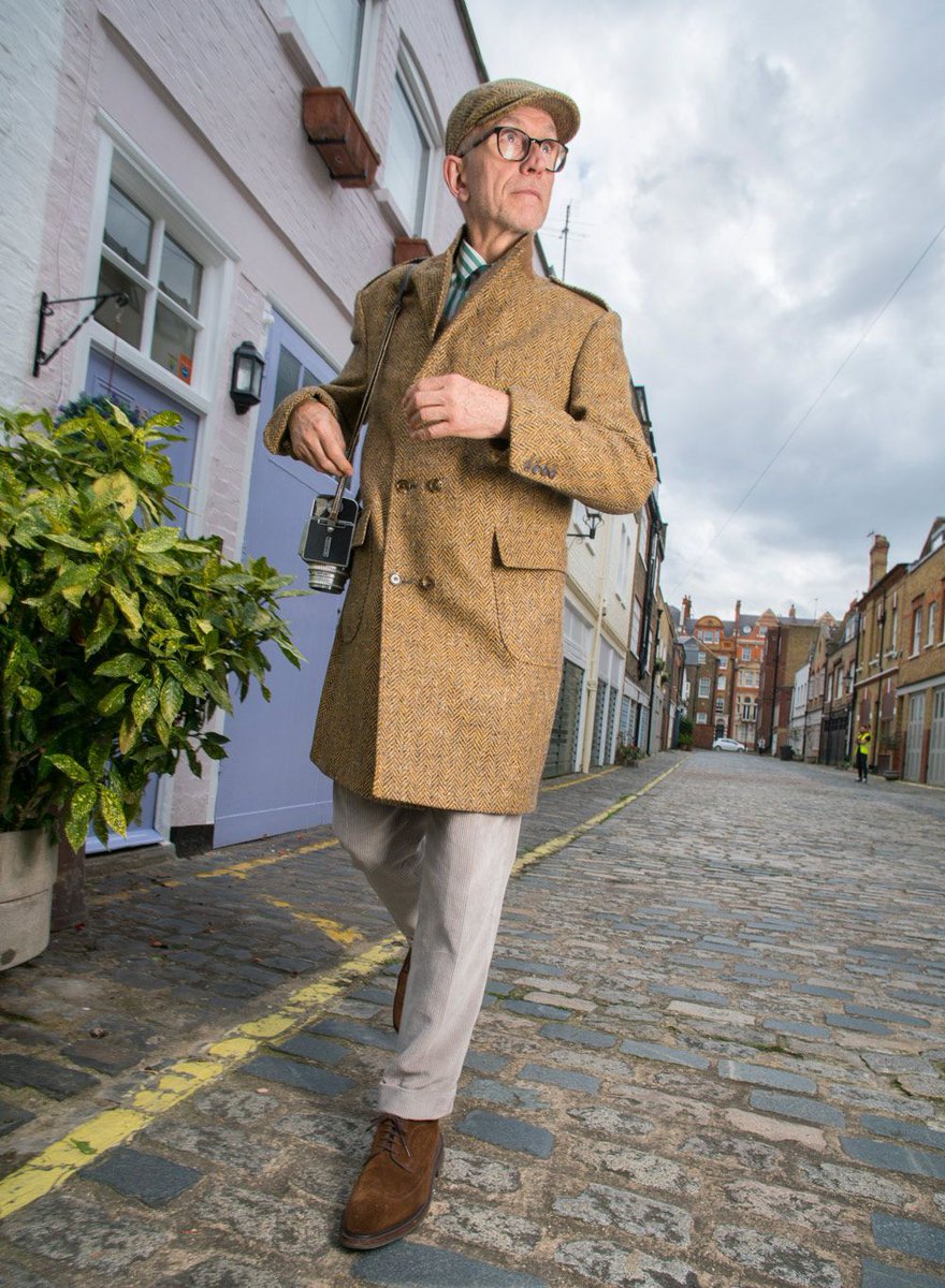 dashingtweeds's tweet photo. Pops of colour on an Autumn day. Our soft Donegal cloth works well for a winter bodycoat, as styled by @GreyFoxBlog. #DashingMan #Menswear #MensFashion #MenswearBlogger #blogger #style #tailoring #tailorslondon #tailors #londonfashion #tweed #tweedcoats #wool #donegaltweeds https://t.co/3OjBQgGhFw