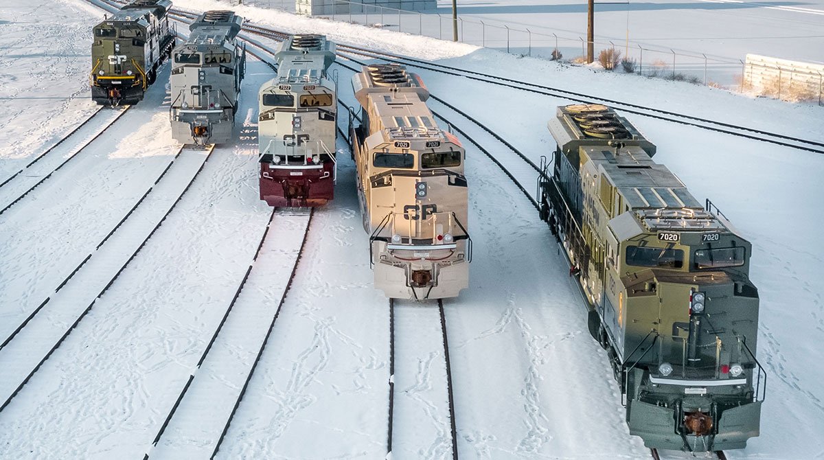 CPKCrail's tweet image. Canadian Pacific honours Canadian, U.S. military with special locomotives. bit.ly/2K9mVa7