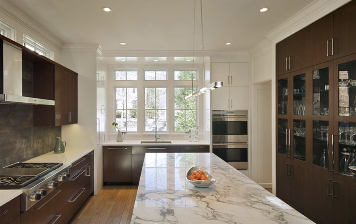 Made with class, durability and Italian design. Choose Faber.

#faberairmatters @cunninghamquillarchitects #luxurydecor #luxurydesign #kitchendecor #kitchendesign