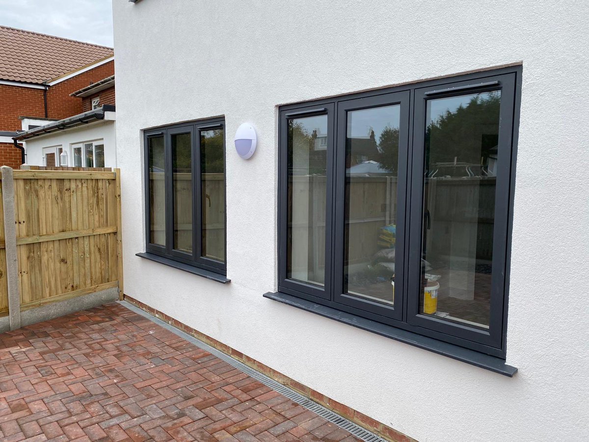 tradefit4u's tweet photo. @residence9 windows, @spitfiredoors aluminium door, fitted in Ramsgate 👍🏻 #residencewindows #windows #residencecollection #windowsanddoors #alidoor #aluminiumdoor #ali #localbusiness #home #tradefit4u #tradefit #kent https://t.co/rFwodLoTr6