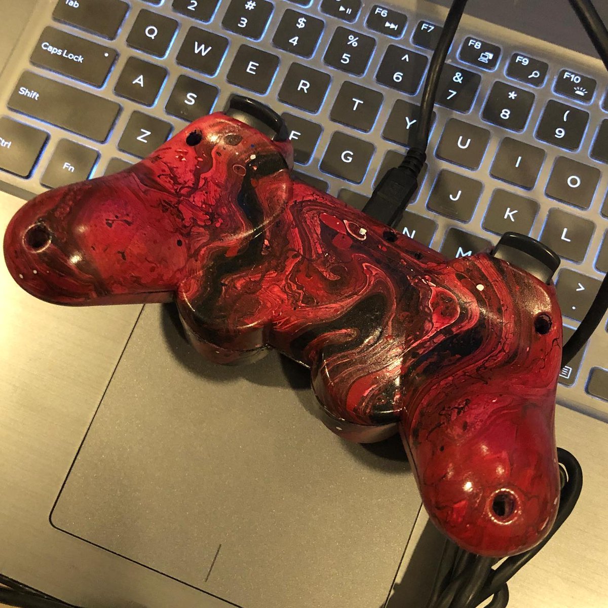 CarrieSumnerArt's tweet image. My first hydro dipping experiment is done, and I actually enjoyed the entire process. Hopefully I can get my Gameboys done soon. #hydrodipping #ps3 #ps3controller #diyforlife😆✌🏻 #youtubeinspired @thekingofrandom #suchanerd🤓 #thethingsyoulearnontheinternet