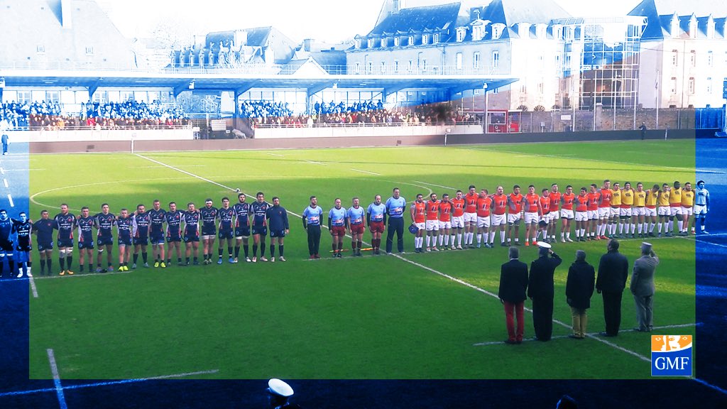 assurementrugby's tweet photo. 📍 Vannes 
🏉 Challenge Foch Ronarc'h

Bravo au Rugby Club Marine Nationale 🚢 qui s'est imposé 29 à 21 face au Rugby Club de l'Armée de Terre 🎖! 
Un grand MERCI aux 3 900 supporters qui ont fait le déplacement pour soutenir nos 2️⃣ équipes de l'armée ! 👏

#RCMN #RCAT https://t.co/x8Xko9wNMh