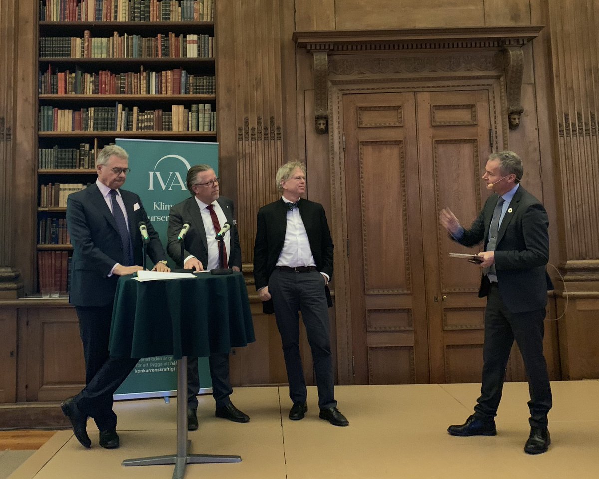 The great transformation. Panel discussion with <a href="/KlasEklund/">Klas Eklund</a> <a href="/Klas_Gustafsson/">Klas Gustafsson</a> <a href="/BjornOlaLinner/">Björn-Ola Linnér</a> with @JKuylenstierna #sustaiable solutions #bernadottelibrary <a href="/royalcourt_sw/">Sveriges Kungahus</a>