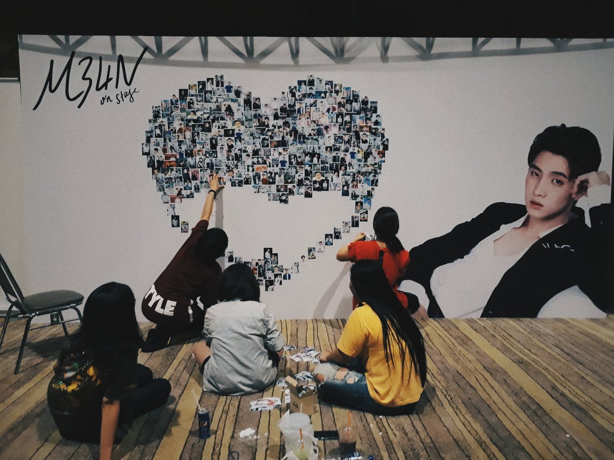 VblurforFriends's tweet photo. จากวันนั้น ถึงวันนี้ ก็ยังไม่มีเขา เขา เขา เขาไหนอ่ะ ว๊าาาาาาาาา 
#VeryblurForFriends
#m34nFAM https://t.co/tUj8jQFEl6