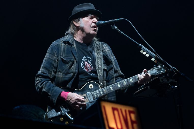 Canadees Neil Young wil kunnen stemmen tegen Trump. Maar hasj bemoeilijkt zijn paspoortaanvraag dlvr.it/RJ7DSp | bit.ly/BestNieuws #politiek #bestuur