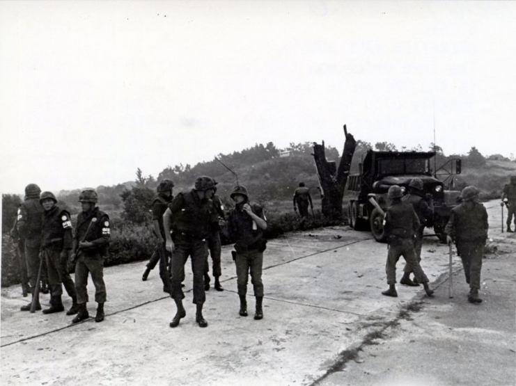 Korean_DMZ_Vets's tweet photo. 1976 - Up on the Z - Bridge of No Return, Operation Paul Bunyan, the cutting down of the poplar tree, just several days before was the scene where CPT Bonifas and LT Barrett were killed. #upontheZ #koreandmzvets #dmz #dmzvets #dmzwar #bridgeofnoreturn #korea #rok #jsa https://t.co/XzPWwE0KFA