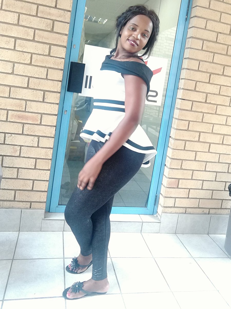 NdekaSweet's tweet image. 