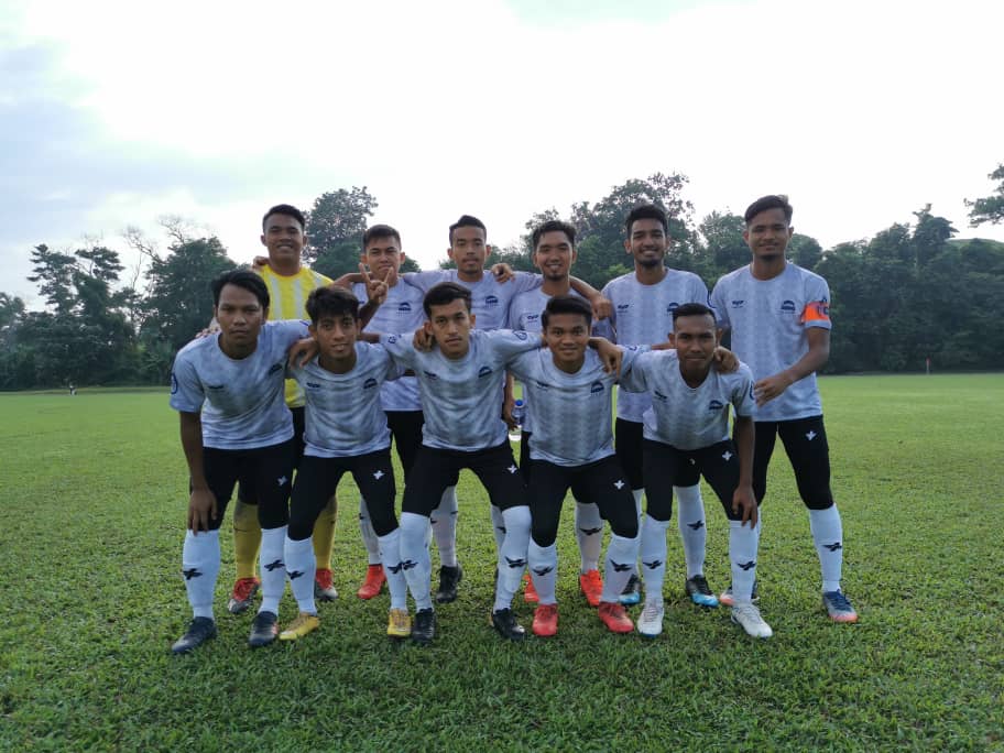 naimians29's tweet photo. Alhamdulilah. 

Abang layak ke suku akhir Liga IPT Divisyen 2.

Adik layak ke suku akhir #SUPTIM2019

#USIMFC #MaBois #KasiKelia https://t.co/XMaDoRsdJx