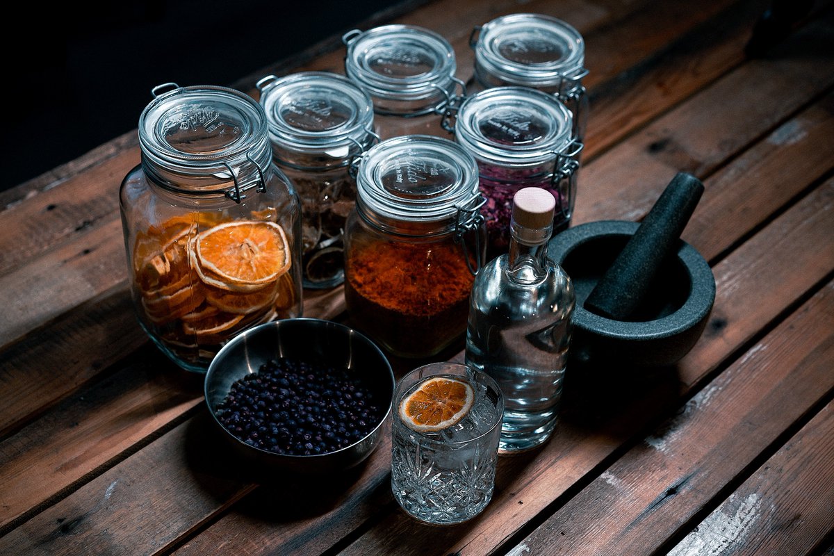 Inthewelshwind's tweet photo. Join us for a gin making experience at the Welsh Wind Distillery and immerse yourself in bespoke gin. Become the distiller and discover your gin.
#becomethedistiller #discoveryourgin #ginmakingexperience #gintasting #welshgin #IntheWelshWind https://t.co/4oiZW8KO1g