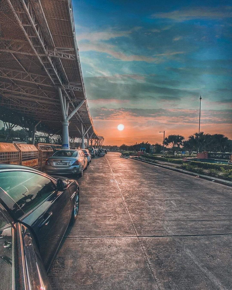 ProgressiveCg's tweet photo. Beautiful evening view at Raipur Airport.

Pic by vaibhav_vivian

#Airport #Raipur #Chhattisgarh #ProgressiveChhattisgarh https://t.co/bw1AwPVMx1