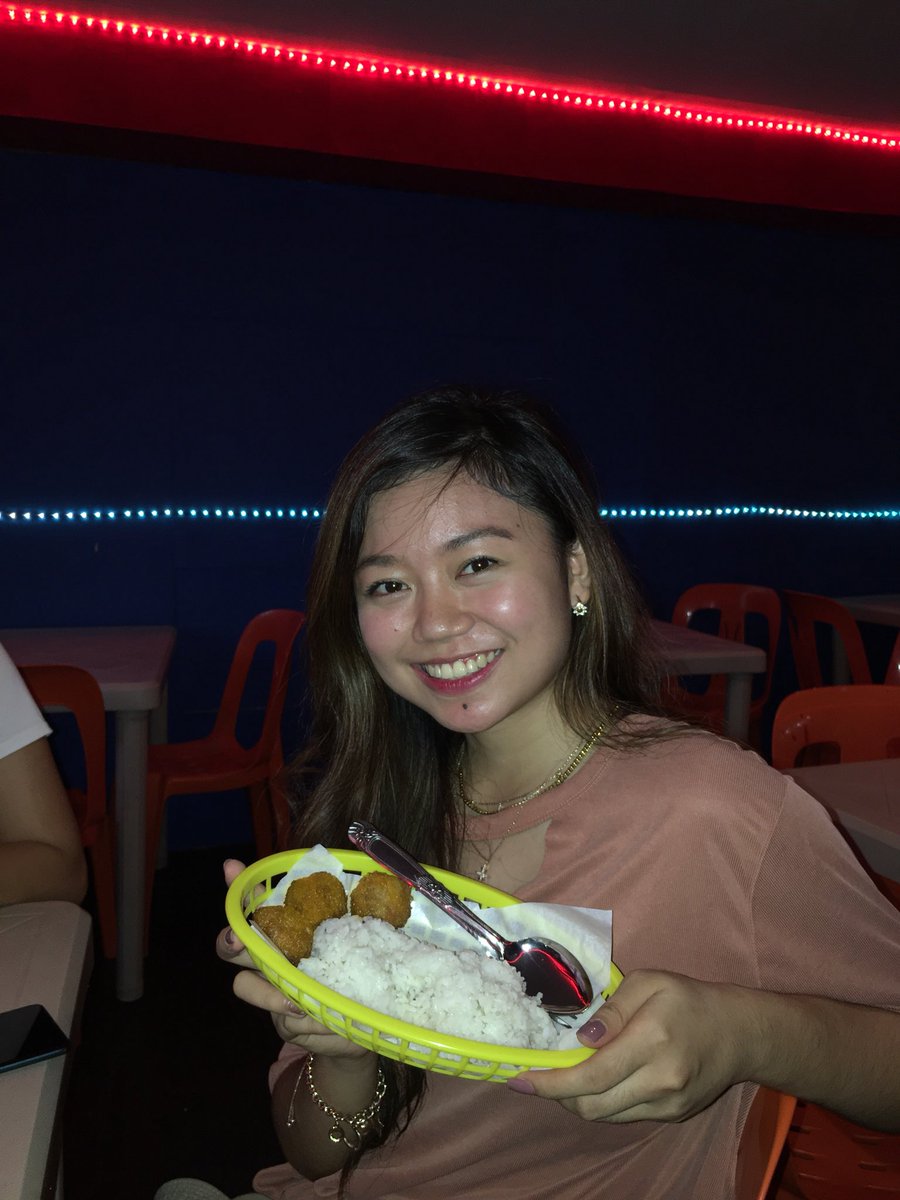 BoilaBola's tweet photo. BFF GOALS! 😍 Greta Quina and Alyanna Concepcion tried our Boila-bola in Soy Garlic & Buffalo❗️ @GretaQuina79 @alyxconcepcion
Visit our stall tomorrow because we will be offering free drinks for every purchase !
#GrandOpeningWeek #BoilaBola #DowntownDiner https://t.co/60tvb3im1A