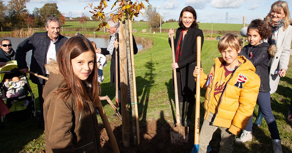 🌳 <a href="/paysdelaloire/">Pays de la Loire</a> lance l’opération « Une naissance, un arbre » : chaque bébé ligérien pourra devenir le parrain d’un arbre planté à l’occasion de sa naissance, dans toute commune volontaire, qui recevra une aide régionale dédiée #pdlbiodiversité