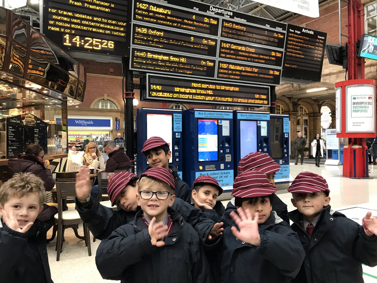 thorpehousesch's tweet photo. #ThorpeExplorers Yr1 on tour! Happy boys homeward bound on @chilternrailway Farewell London! @thorpehousesch @GXLocal @TLBMagazine @iapsuk @FamiliesChilter @muddystiletto @ https://t.co/MnUSBsMA2B