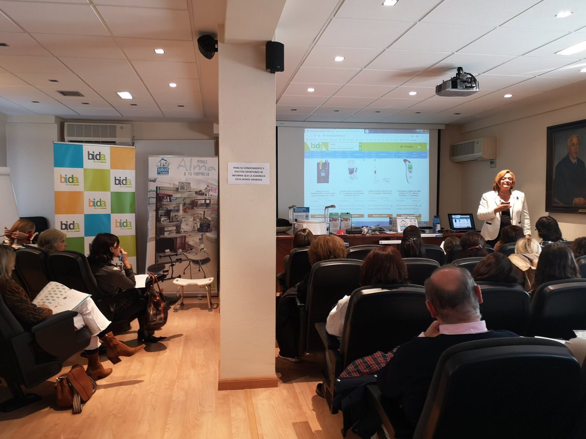 cgv15's tweet photo. "Técnicas de venta de Ortopedia en Farmacia". Hoy lleno absoluto en el salón de actos de @COFGU1 par conocer el servicio @saludencasafarm con @IsabelCHdez @BidaFarma #Guadalajara #amazingBida https://t.co/C1KlyEZ5ia