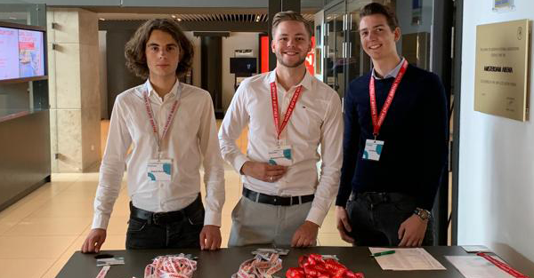 Want to join our amazing team? 

For Dutch speakers, we are seeking an Account Manager and a Customer Service Representative. 

We are also hiring an Information Technology Project Manager and a Digital Product Designer!

prioticket.com/careers