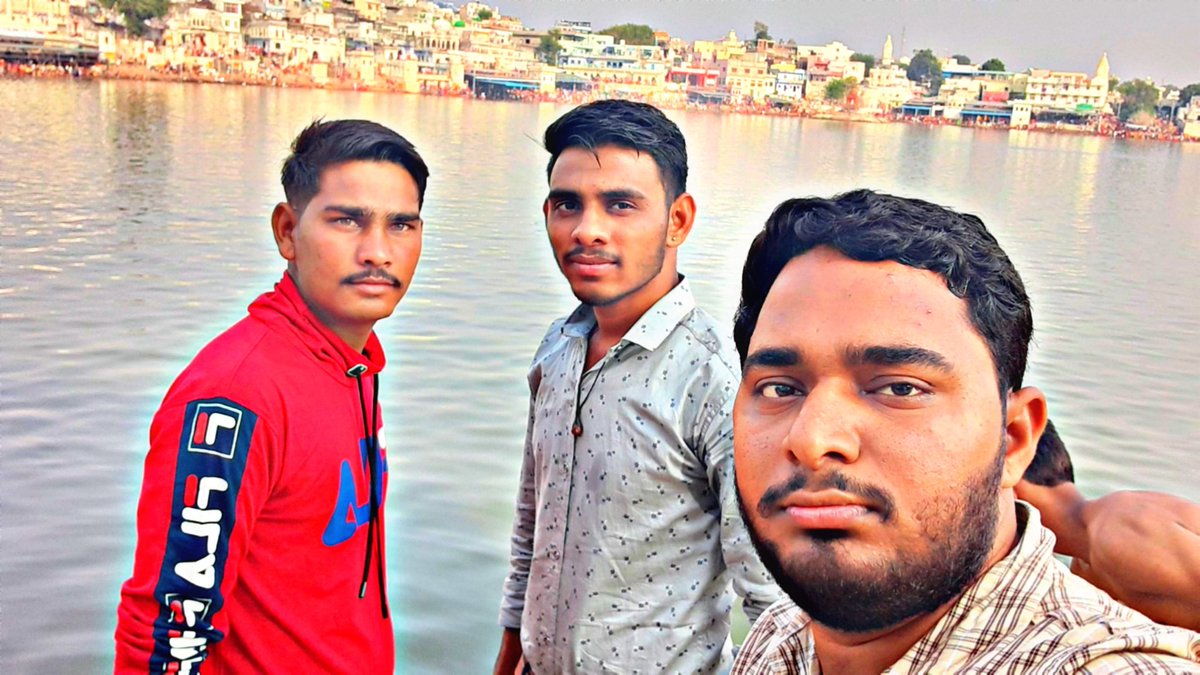 TheJagdevGurjar's tweet photo. जरा मुस्कुरा के देखो,
दुनिया हँसती नजर आएगी।
#PushkarFair #Pushkar #PushkarFair2019
#PushkarCalling @my_rajasthan @IndiaTourism_EU https://t.co/SrSYIO7ZAu