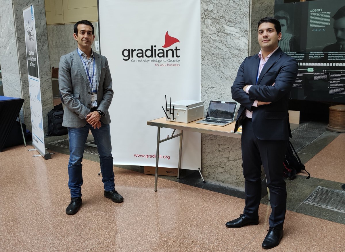 Gradiant's tweet photo. Estamos en #Secudrone! Pásate por nuestro stand para conocer nuestro sistema antidrones #CounterUAS +INFO ➡️ https://t.co/pdMFaNpVdg #UAVs #drones  @iGomezAlonso @ja_racl @APTIEtecnologia https://t.co/bvWskGpcjh