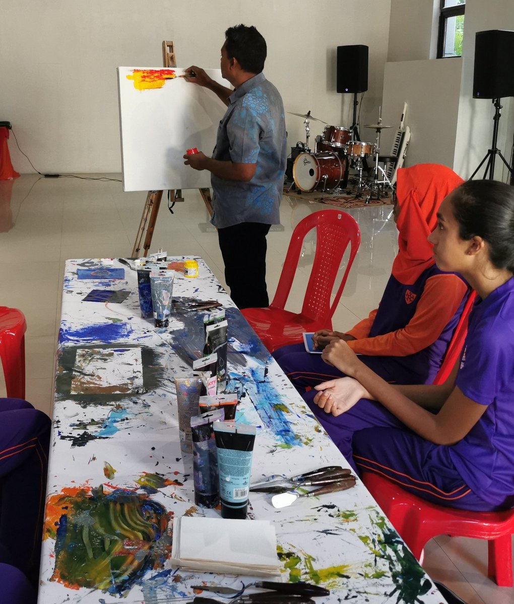 Thank you <a href="/doodlemv/">doodlemv</a> for partnering with us for art demonstration sessions. It was a big hit. #ImpermanenceExhibition <a href="/warlockgraphics/">Jochen Zorbach-Atzler</a> <a href="/mofaisal12/">Mohamed Faisal</a> <a href="/NCA_MDV/">NCA</a>