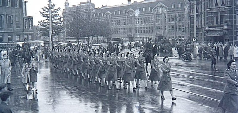 Volgende week (21 nov) interessante lezing bij <a href="/haagsarchief/">Haags Gemeentearchief</a>: 75 jaar vrouwen bij Defensie.  haagsgemeentearchief.nl/nieuws/eveneme…
#emancipatie #denhaag #defensie #krijgsmacht