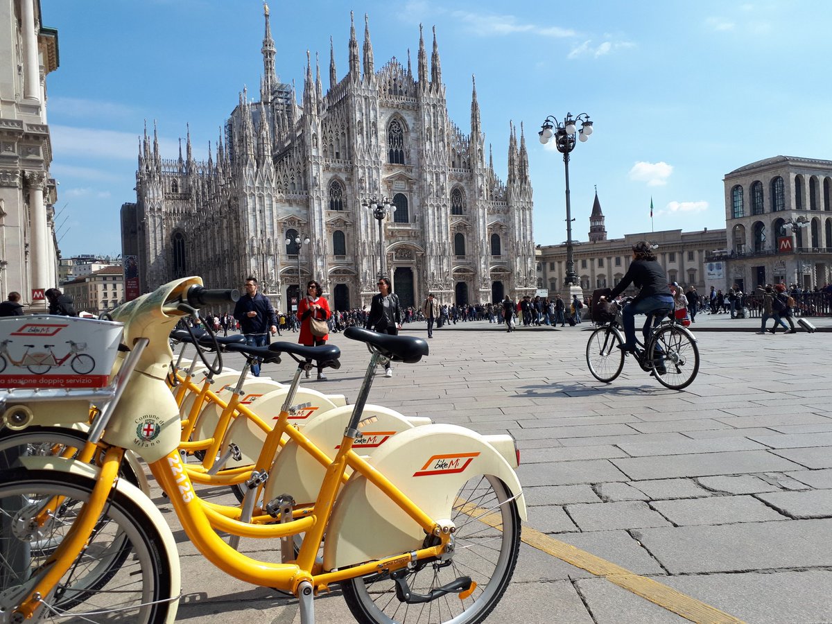 FieraMilanoSpa's tweet photo. Con una % di spostamenti in bici superiore al 20% la #smartcity Milano si distingue per il #modalshare. #EcosistemaUrbano @Legambiente
A #FieraMilano, 1° edizione per #MilanoSmartCityConference. Quando è la rivoluzione digitale a modificare abitudini relazioni e qualità di vita https://t.co/iAG8VBKDnQ
