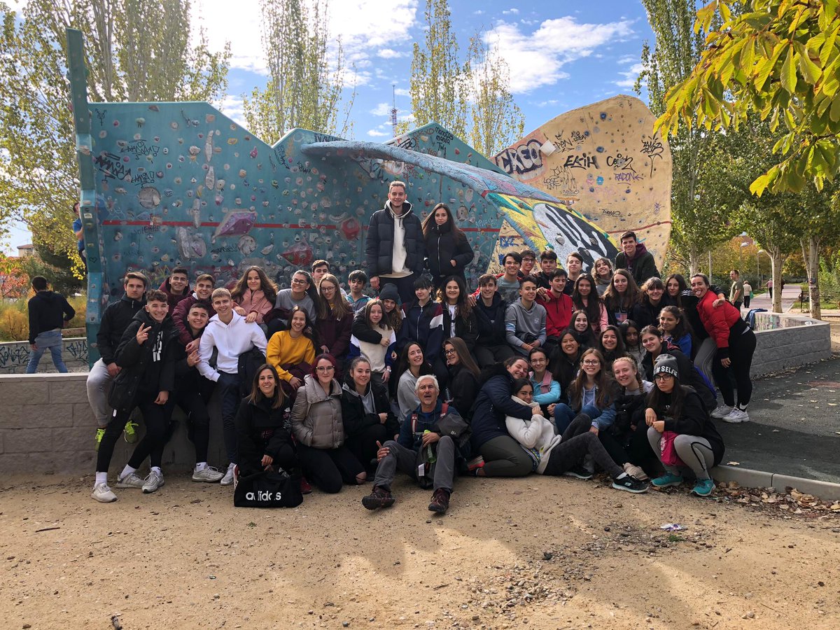 Hoy en el Rocodromo con nuestros chicos/as de 1 Bachillerato.