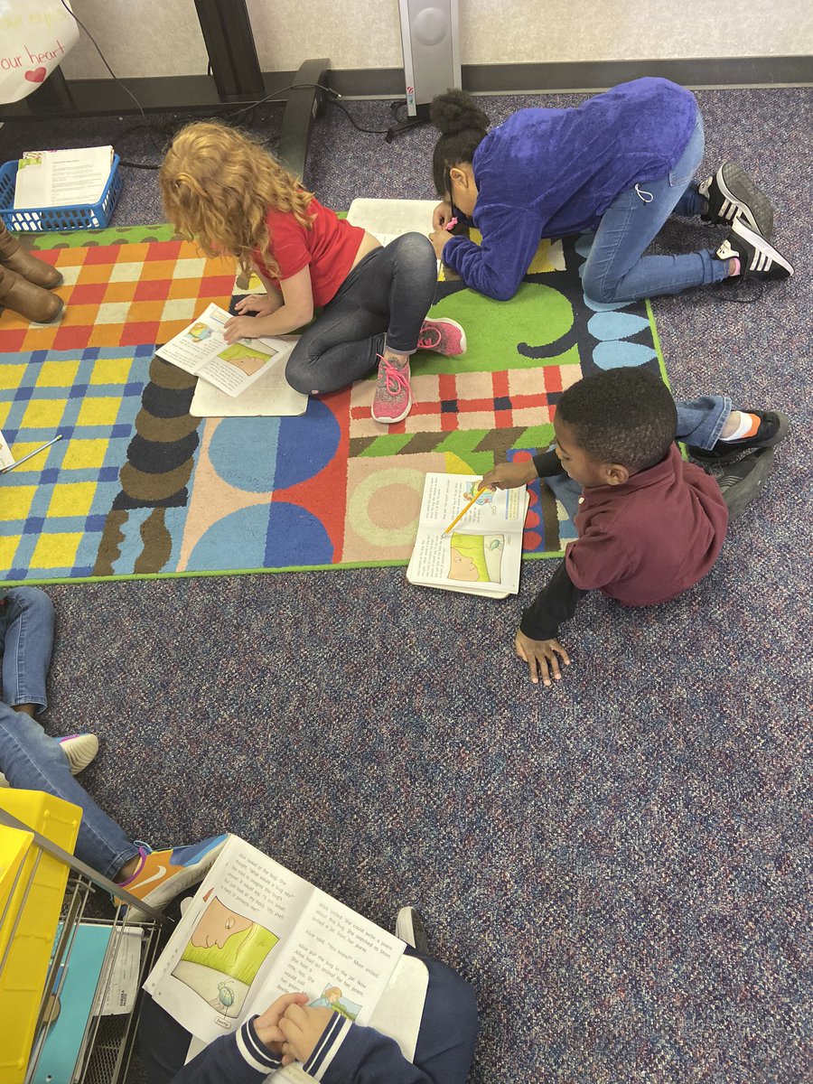 Using our critical thinking skills <a href="/PleasantRunElem/">Pleasant Run Elem.</a> to figure out text! Way to go, <a href="/KcolvinRobinson/">Kristina Robinson</a>! 👏🏼👏🏼